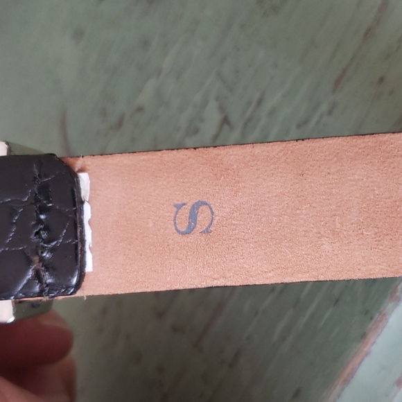 Vintage Black Leather Embossed Silver Belt - Picture 5 of 6